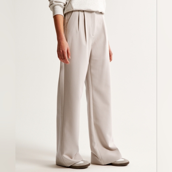 Abercrombie & Fitch Pants - Abercrombie & Fitch Sloan High Rise Tailored Wide Leg pant sz 26 2 L light taupe